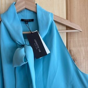 NWT Lafayette 148 NY Lagoon Tie Neck Button Blouse - Sky Blue - Size M